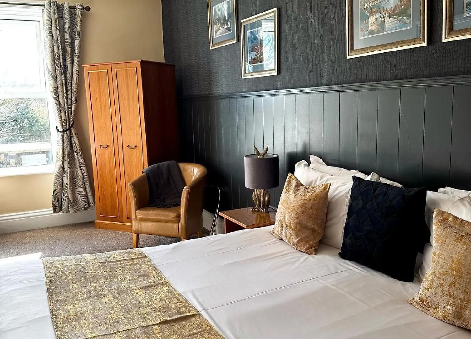 The White House Inn - Whitby