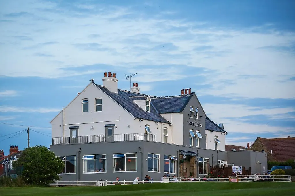 The White House Inn - 휫비