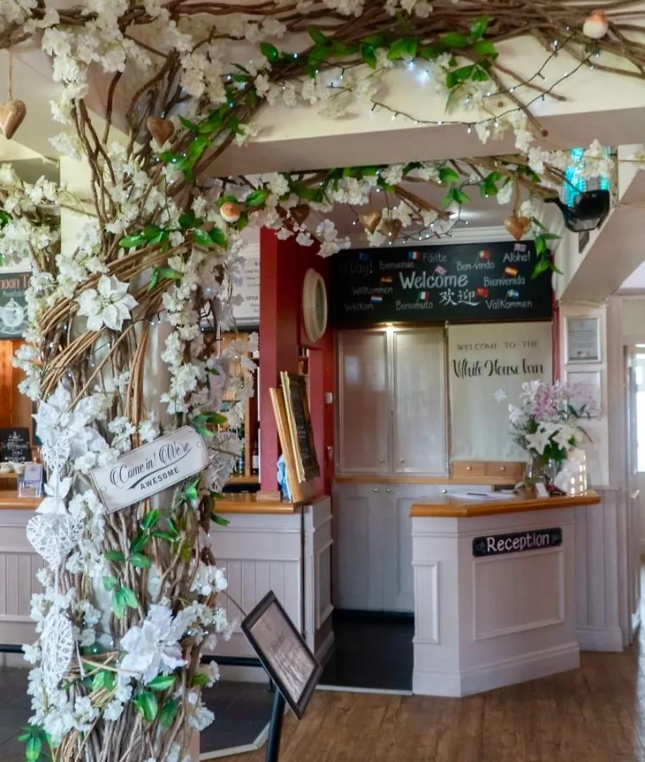 The White House Inn - Whitby 4*,
