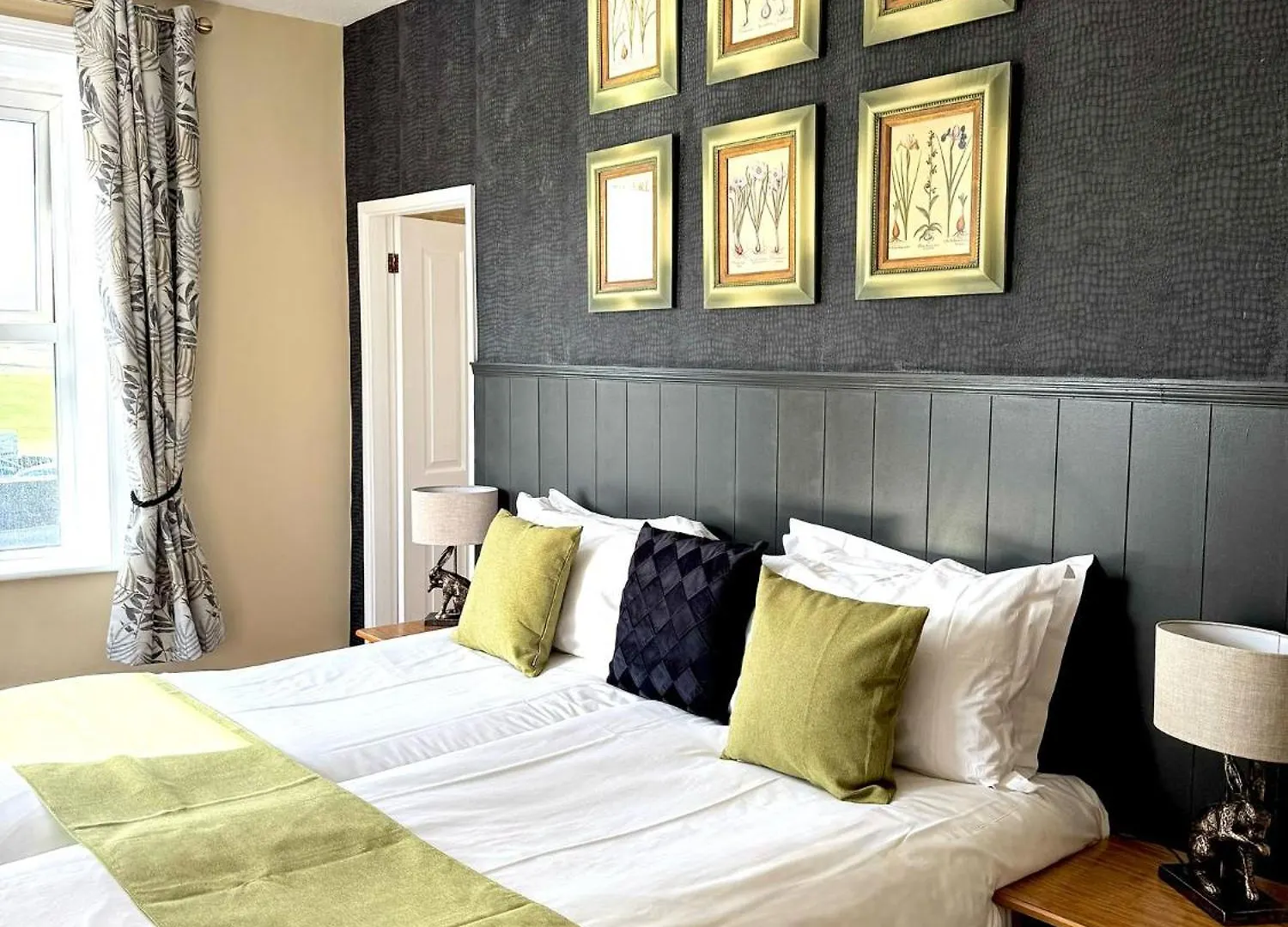 The White House Inn - Whitby